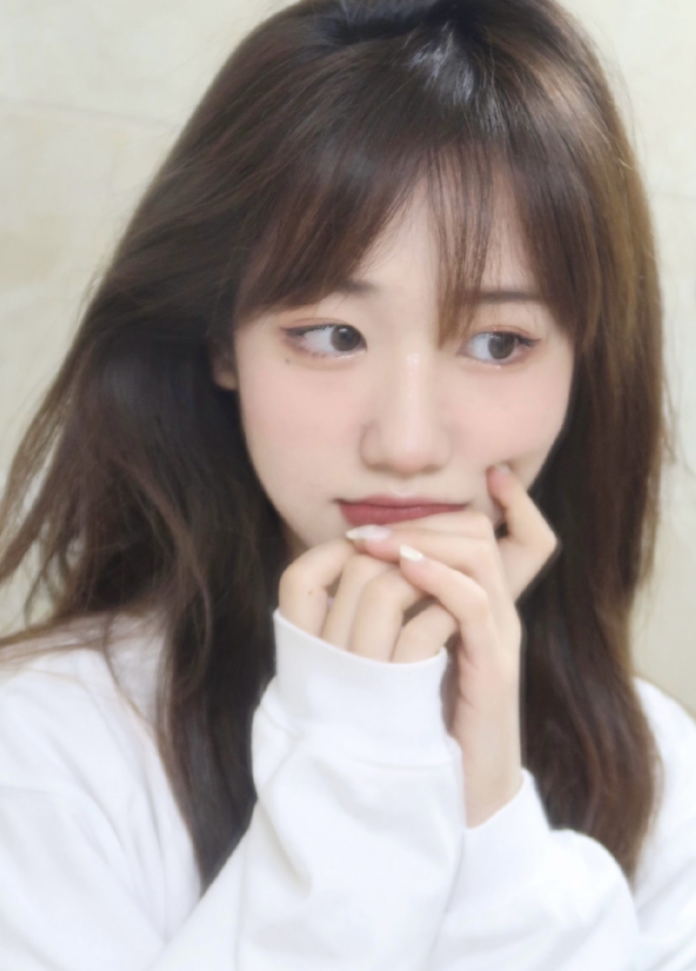 真实个人兼职，在校大学生，清纯高颜值，鲍鱼逼逼粉嫩紧致会夹